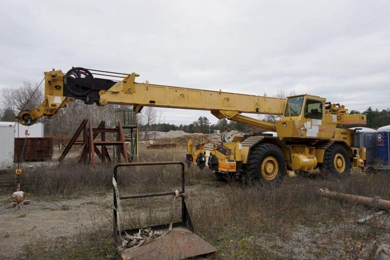 25 TON GROVE ROUGH TERRAIN HYDRAULIC CRANE: STOCK #73716