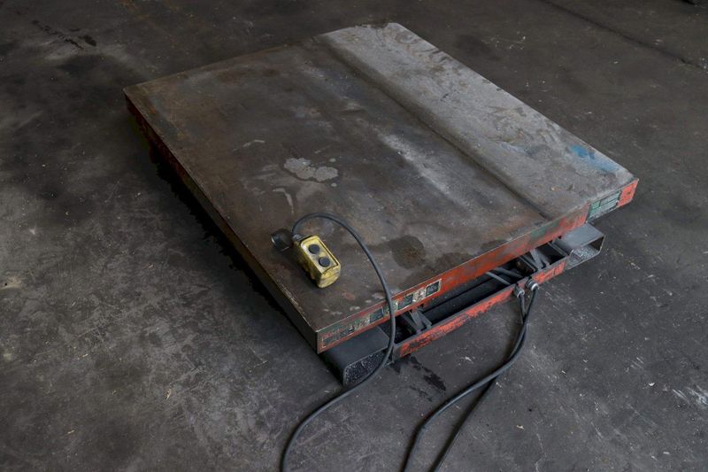 48" X 42" PRESTO HYDRAULIC SCISSOR LIFT TABLE: STOCK #73277