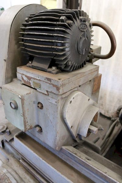 10' X 30' CINCINNATI PLAIN CYLINDRICAL GRINDER: STOCK #63576