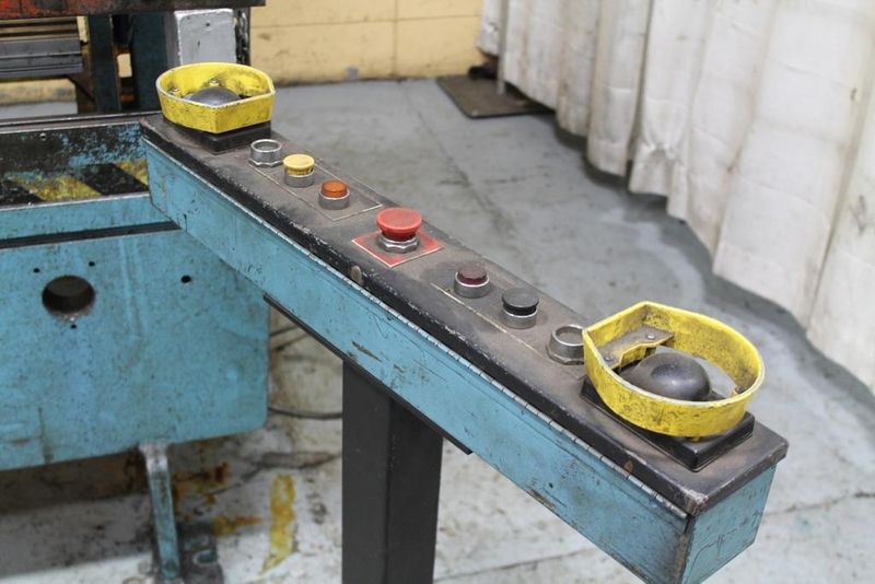 55 TON X 6' NIAGARA HYDRAULIC PRESS BRAKE: STOCK #61950
