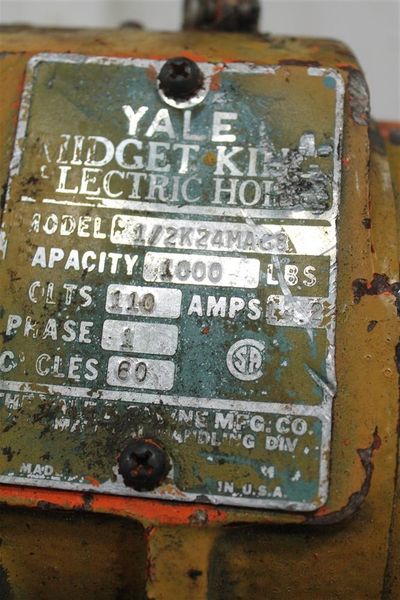 1000 LB YALE SINGLE PHASE CHAIN HOIST:  STOCK #57861