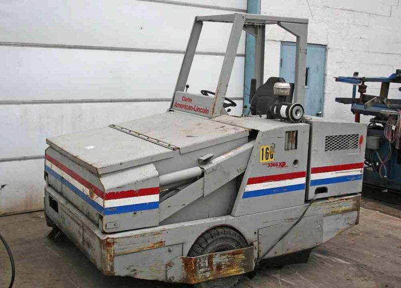 66' CLARK AMERICAN LINCOLN RIDER SWEEPER: STOCK #52316