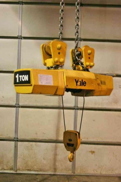 1 TON YALE HOIST: STOCK #50123