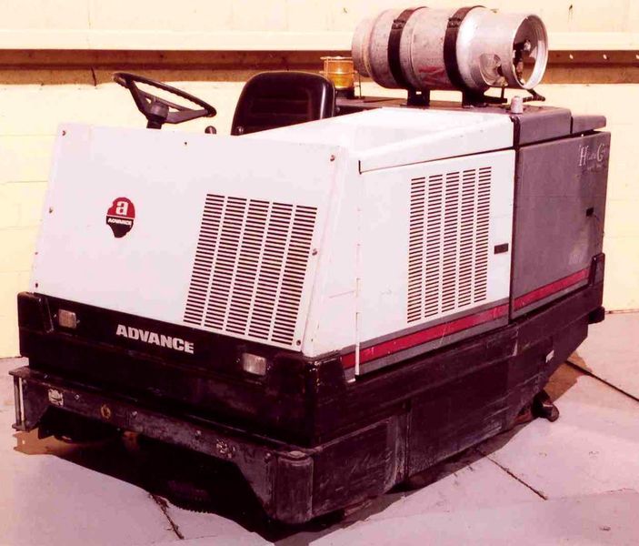 50" ADVANCE HYDRO CAT FLOOR SCRUBBER: STOCK #16382