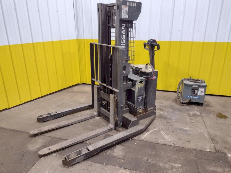 3,000 LB NISSAN MODEL #WSN-30-TH ELECTRIC POWERED PALLET MOVER FORKLIFT: STOCK #19284