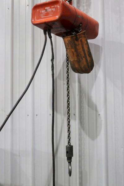 1 TON C & M VALUSTAR ELECTRIC CHAIN HOIST; STOCK # 72959