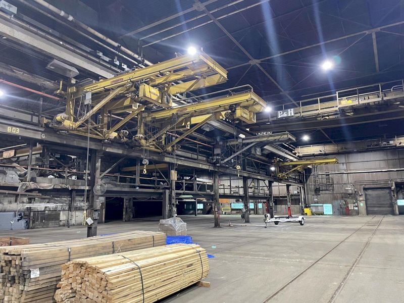 3 TON X 15' SHEPARD-NILES WALL MOUNTED POWERED GANTRY CRANE: STOCK 18474