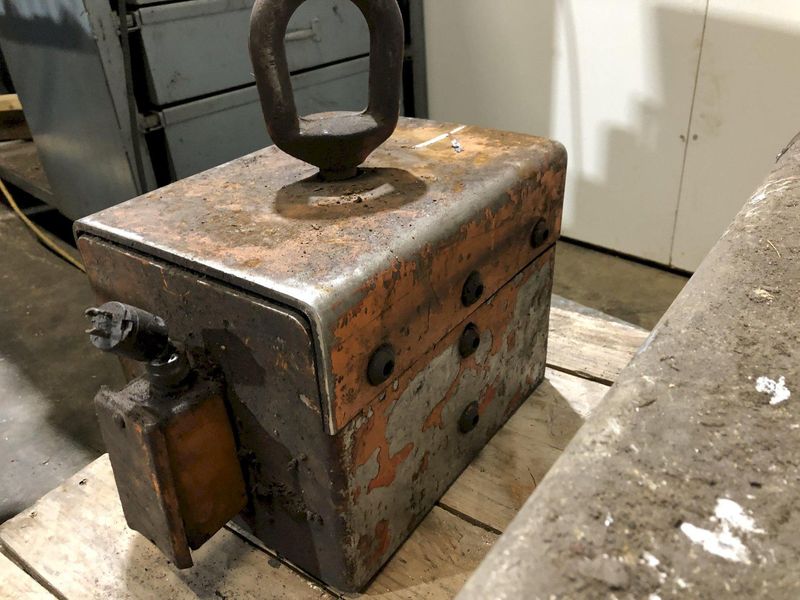 1000 LBS PERMADUR MODEL TP-1000 LIFTING MAGNET: STOCK 15716