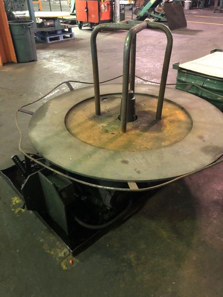 5' ROTATING HORIZONTAL PALLET TYPE UNCOILER TABLE: STOCK #10489