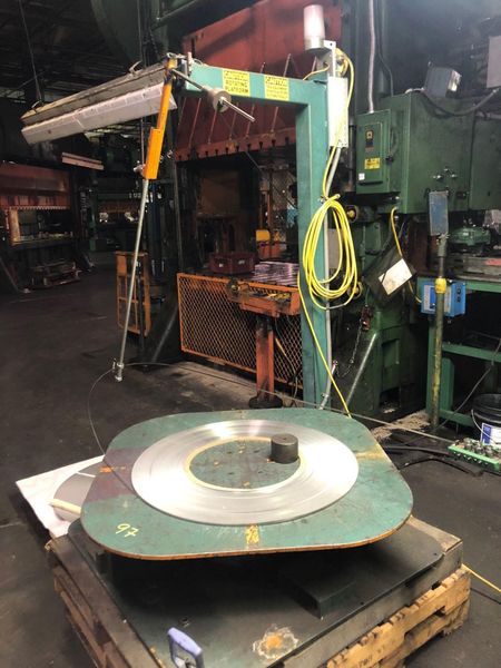 42" ROTATING HORIZONTAL PALLET TYPE UNCOILER TABLE: STOCK #10479