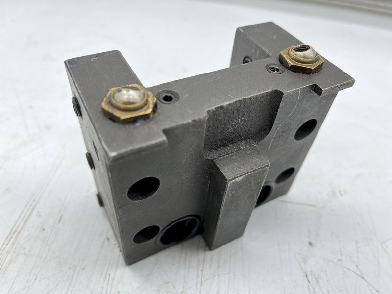 QUICK CHANGE TOOL HOLDER STOCK #16001