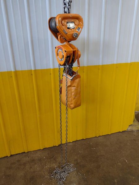 2 TON (4000 LBS)  HOIST WITH MANUAL TROLLEY: STOCK #16533