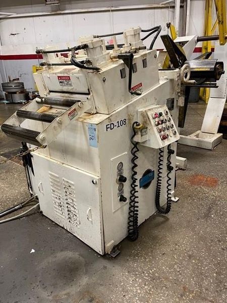 8000 lbs x 18" Coe Coil Reel and Powered Straightener
