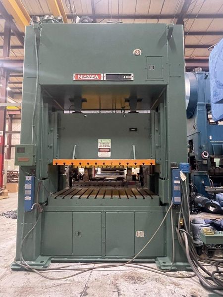 300-ton Niagara SE2-300-84-48 UH, 330 ton Straight Side Double Crank Mechanical Metal Stamping P