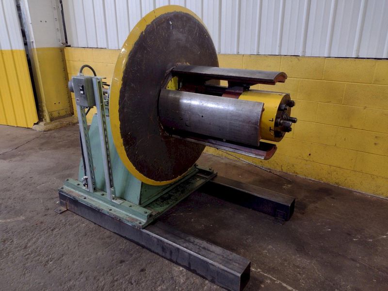 6,000 LBS 3 TON x 28" TRIAD DESIGN MOTORIZED UNCOILER COIL REEL: STOCK #17014