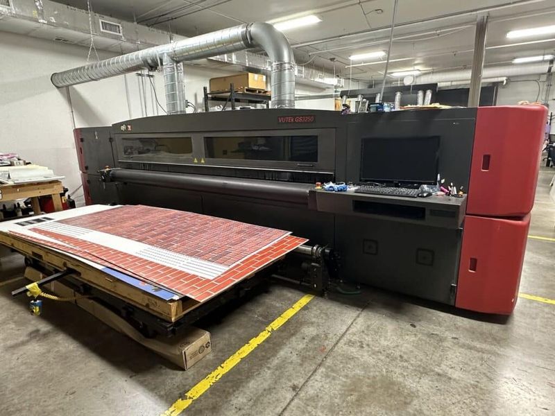 efi VUTEk GS 3250 126″ UV Hybrid Industrial Printer