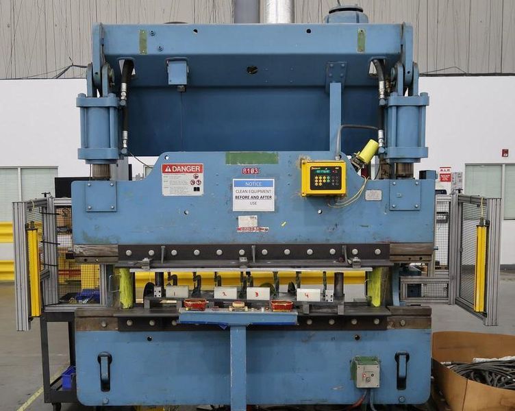 90 TON X 8' CINCINNATI CB HYDRAULIC PRESS BRAKE: STOCK #78221