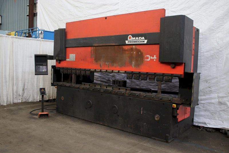 190 TON X 13'6" AMADA HYDRAULIC PRESS BRAKE: STOCK #76238