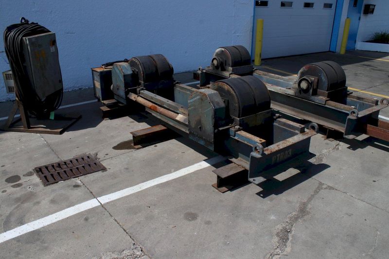 SET DRIVE AND IDLER TANK ROLLS: STOCK #75340