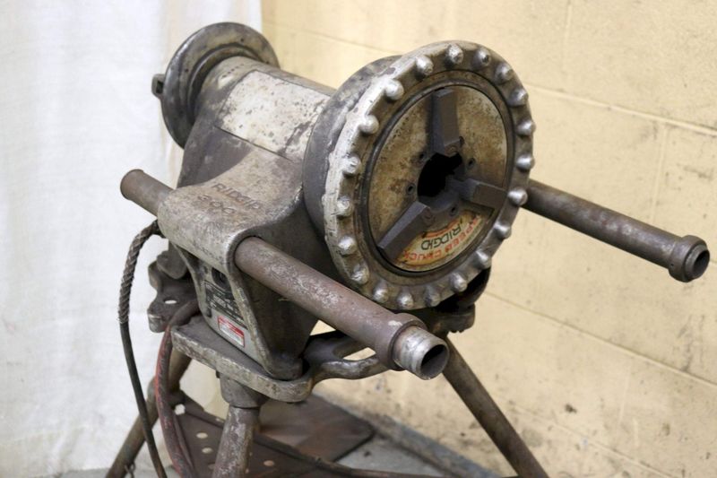 RIDGID MODEL #300 PIPE THREADER: STOCK #72236