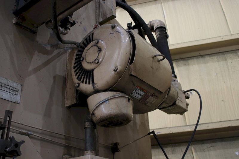300 TON STANDARD HYDRAULIC C FRAME PRESS: STOCK #73994