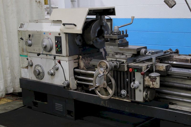 24-3/4" X 118" SHENYANG GAP BED ENGINE LATHE LOT #74025