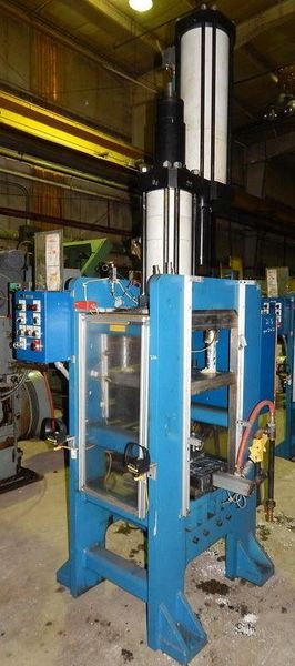 90 Ton FARGER & JOOSTEN MULTIPOWER Air/Oil Press