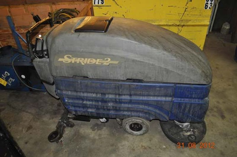 WINDSOR STRIDE 2 WALK BEHIND FLOOR SCRUBBER