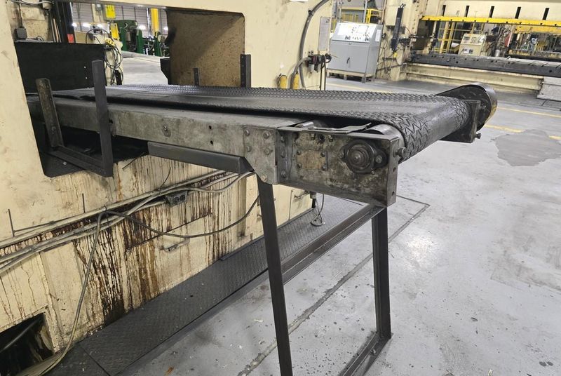 6' X 18" HYTROL FLAT BELT CONVEYOR