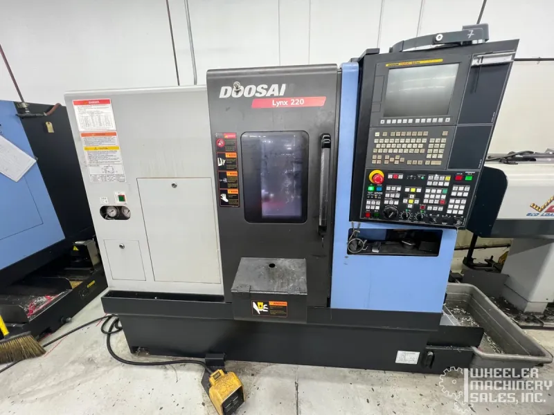 2014 DOOSAN Lynx 220A CNC Lathe #8405 #2