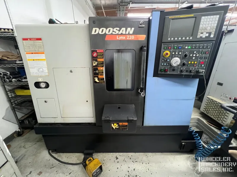 2007 DOOSAN Lynx 220A CNC Lathe #8404 #2