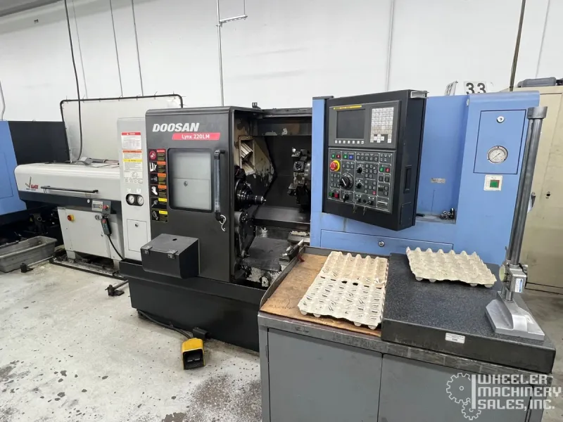 2009 DOOSAN Lynx 220LMA CNC Lathe w/ Live Milling #8402 #2