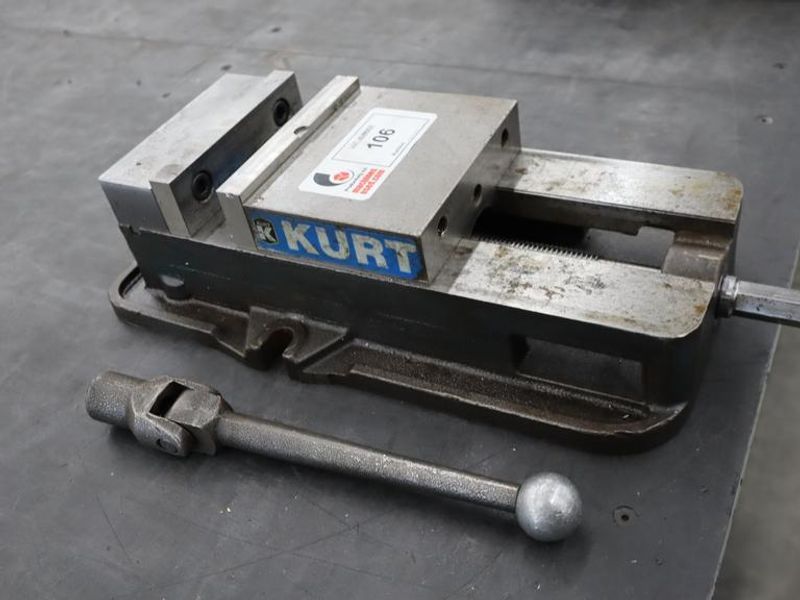Kurt D-675 6" Machine Vise, 6" Jaws, Handle- Auction Item