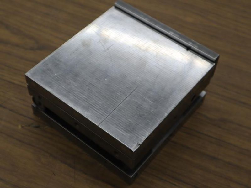 Hermann Schmidt 6" x 6" Magnetic Sine Chuck, Single Tilt, Fine Pole- Auction Item