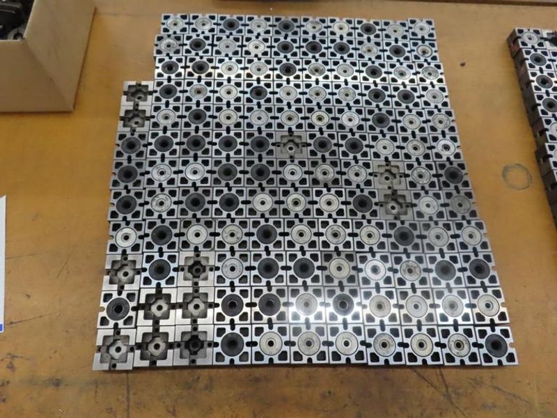 System 3R Macro Pallet Holder- Auction Item