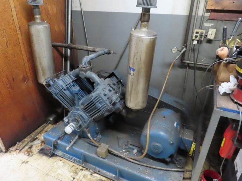 Quincy Model 5120 25 HP Piston Type Air Compressor with Air Cooler- Auction Item