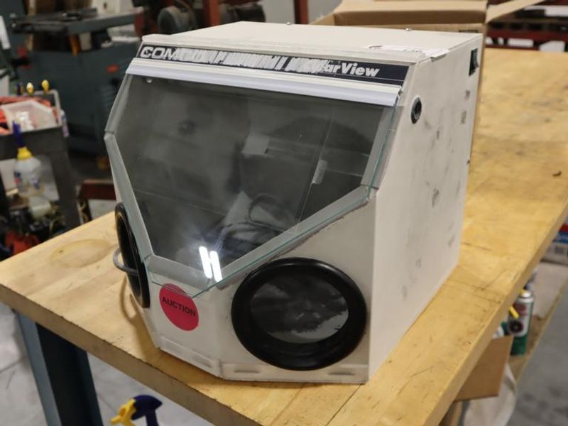 Comco WS6000-1 Blast Workstation, Bench Model, Worklight- Auction Item