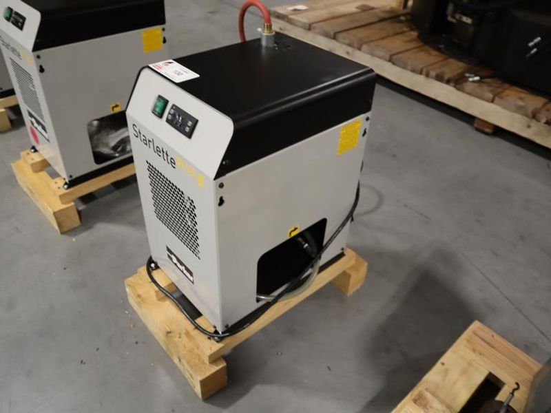 Parker Starlette Plus E SPS010 Refrigerant Air Dryer, Single Phase, R135A Refrigerant- Auction Item