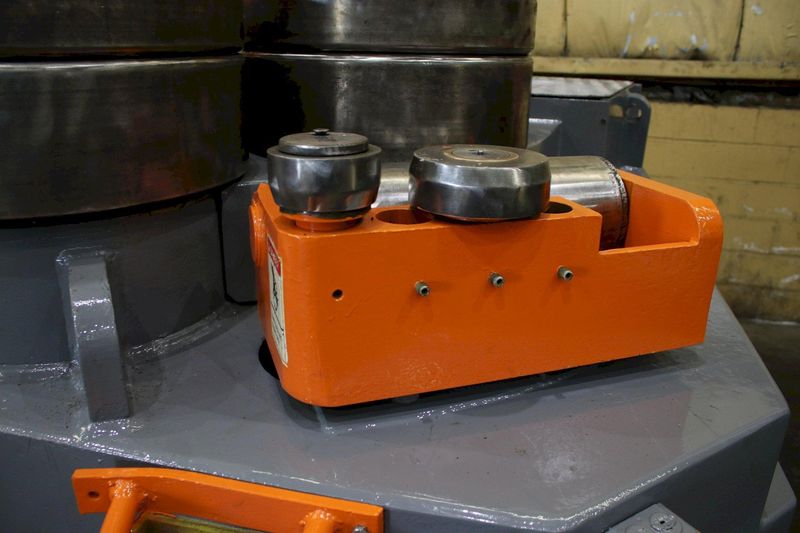 6" X 6" X 1" ROUNDO MODEL #R-7-S  ANGLE ROLLS: STOCK #73523