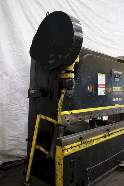 225 TON X 12' CINCINNATI PRESS BRAKE: STOCK #72012