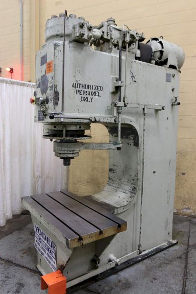 125 TON WILLIAMS & WHITE HYDRAULIC C FRAME PRESS: STOCK #69815