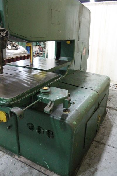 60' DOALL VERTICAL BAND SAW STOCK #63901