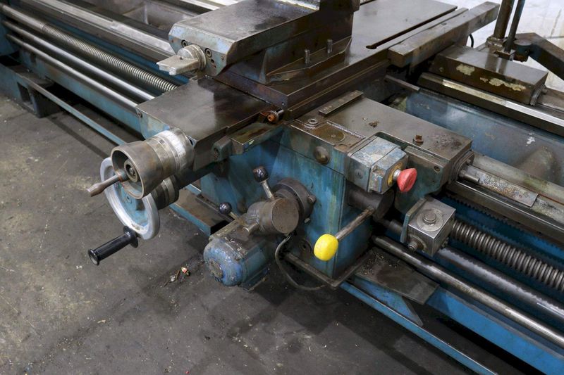 33" X 168" HAMBURG ENGINE LATHE: STOCK #72800