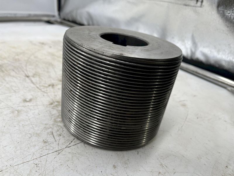 (2) 1.000-8 UNRC INFEED DIE DIA 5.497 / 593609 CENTRAL 36670: stock 16368