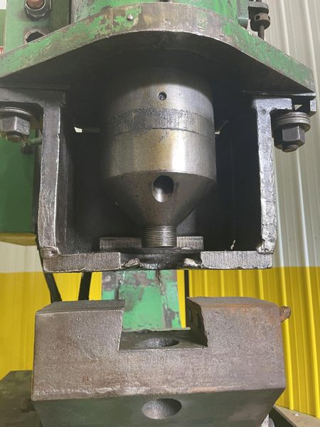 125 TON HILL ACME MODEL #7 SINGLE END HYDRAULIC PUNCH: STOCK #14713