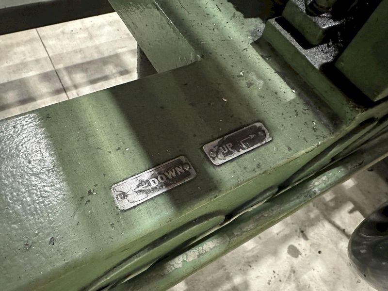 36" DAHLSTROM MODEL #16AHT CUT TO LENGTH LINE HUMP TABLE: STOCK 19767