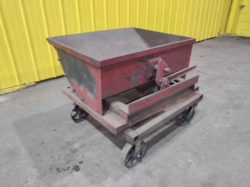 39" X 38" X 30" ROLLING SHOP DUMP HOPPER: STOCK #19361