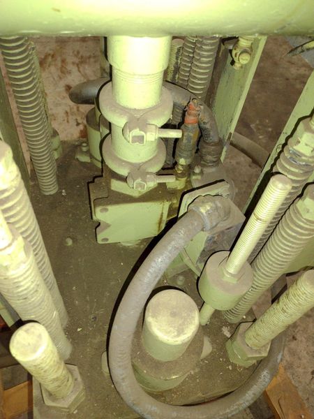 AIRAM PNEUMATIC CUTOFF PRESS: STOCK #23471