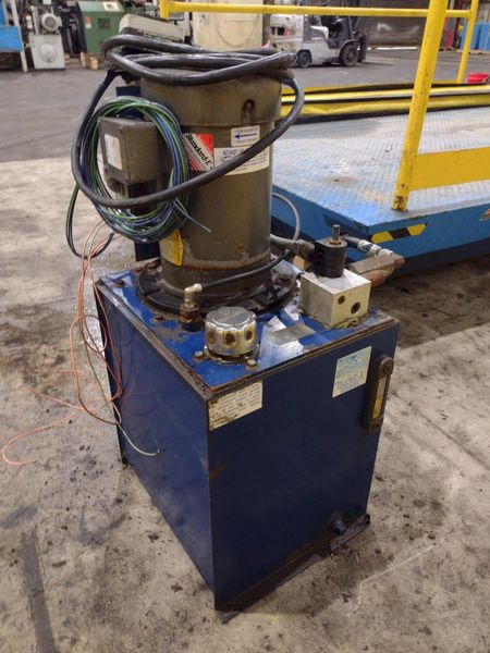 8,000 LBS X 108" X 84" BLUE GIANT MODEL #SEDPH 53-208 HYDRAULIC LIFT TABLE / ELEVATING DOCK: STO