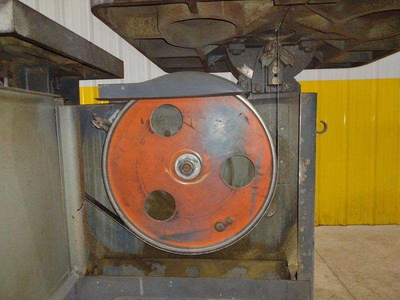 36" DOALL MODEL #3613-0 VERTICAL BANDSAW: STOCK #20984